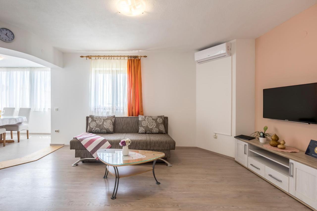 Sky Apartments Ποντστράνα Εξωτερικό φωτογραφία